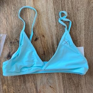 BOUTINELA FITTED TOP II IN OFF BLUE